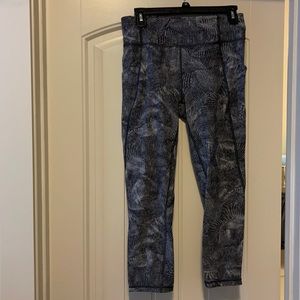 Lululemon cropped leggings